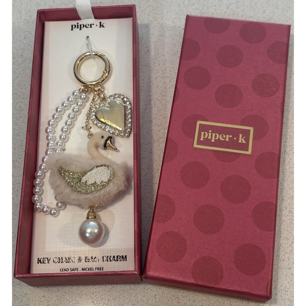 Piper K Swan Fuzzy Keychain Bag Purse Charm Pearls Gold Heart Stone Accent Rare